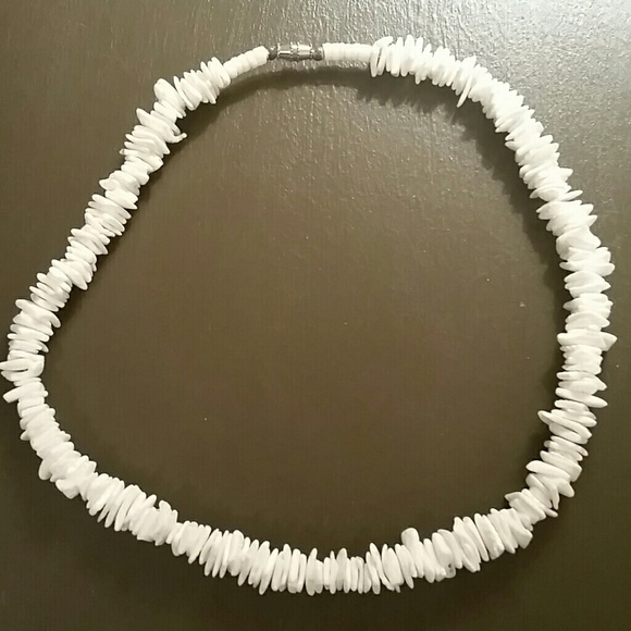 White shell necklace