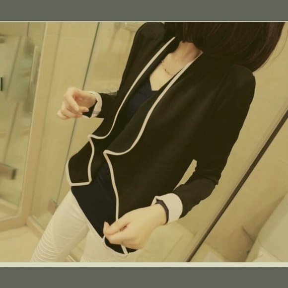 New black blazer - Picture 2 of 4