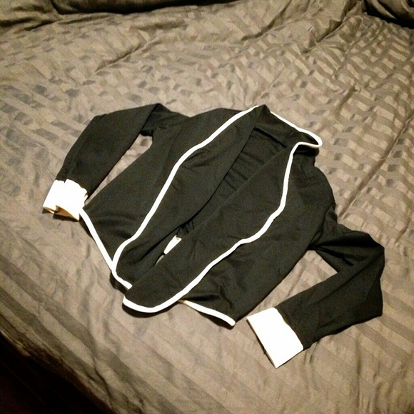 New black blazer - Picture 3 of 4