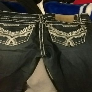 La idol jeans. Size 9. Length is 34.