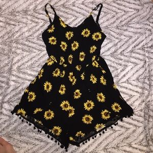 Daisy print romper