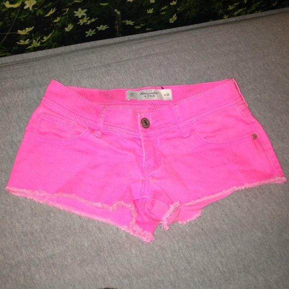 GREAT CONDITION neon pink Abercrombie shorts - Picture 1 of 3