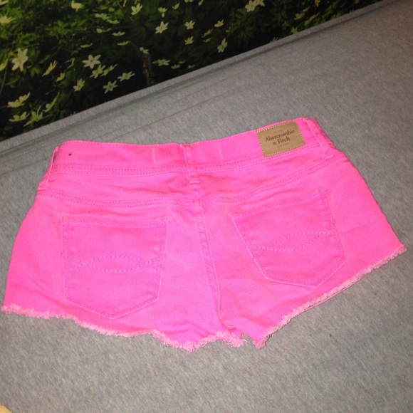 GREAT CONDITION neon pink Abercrombie shorts - Picture 2 of 3