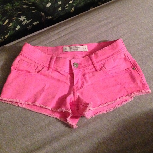 GREAT CONDITION neon pink Abercrombie shorts - Picture 3 of 3