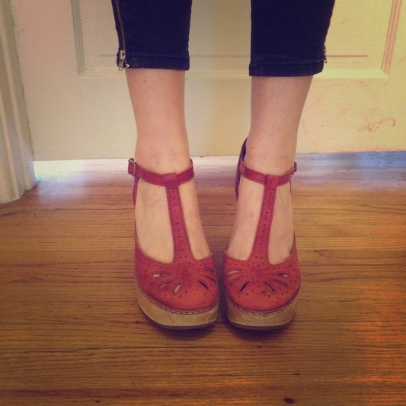 Steve Madden Cherry Red Platform Sandal Wedges