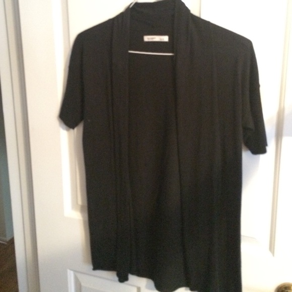 Black open front short sleeve sweater