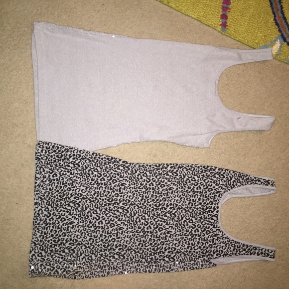 Tank tops - Picture 3 of 5