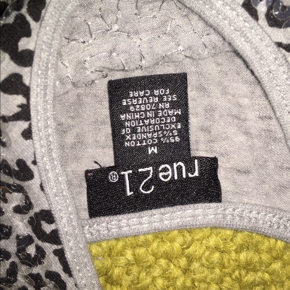 Tank tops - Picture 4 of 5