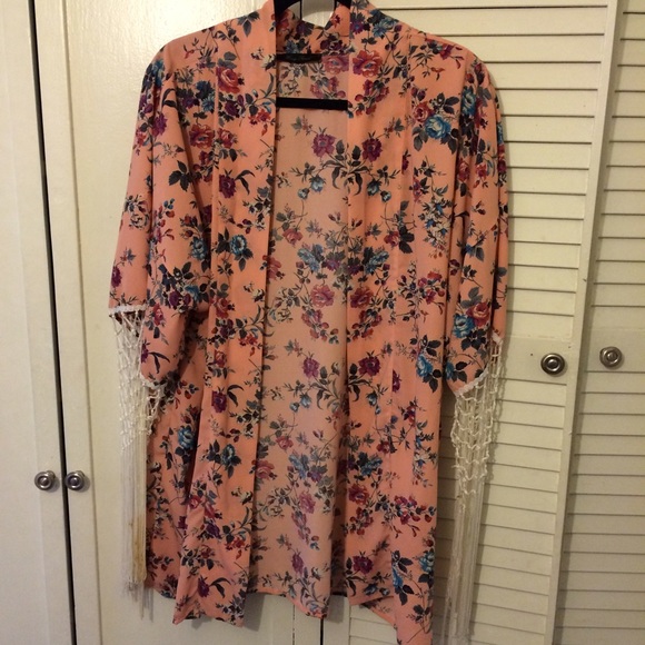 Honey Punch Pink Flowered Short Kimono
