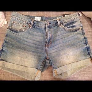 Gap Sexy Boyfriend Short