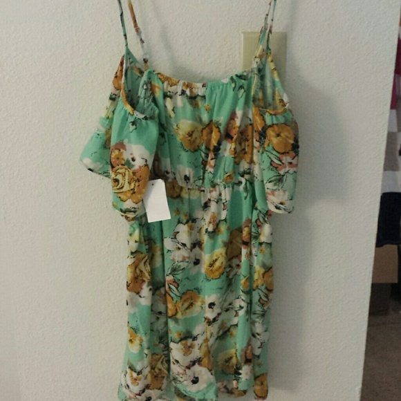 NWT Floral Romper - Picture 3 of 3