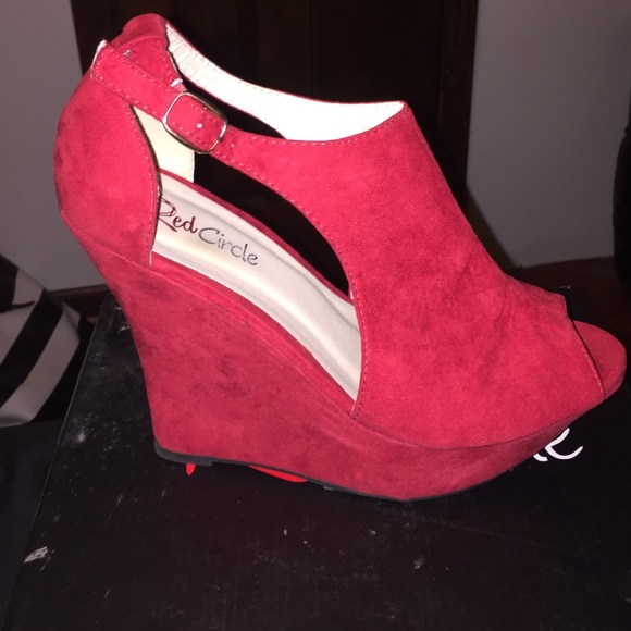 Red wedges