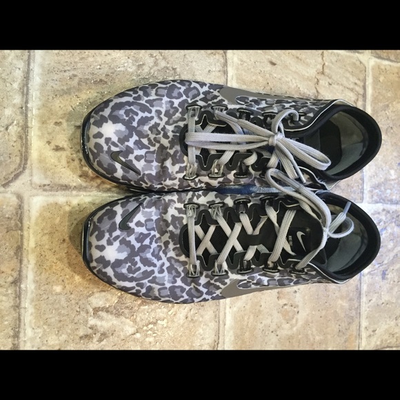 Size 9 - Picture 2 of 3