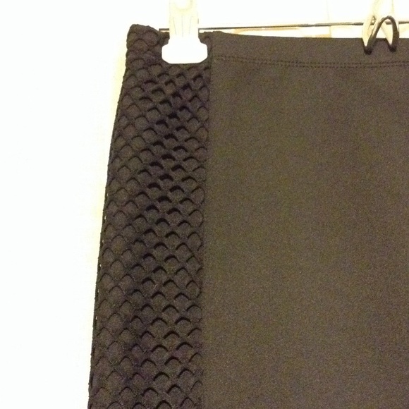 Midi pencil skirt with textured sides