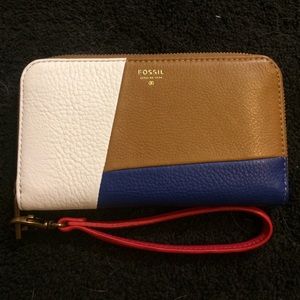 fossil wristlet wallet