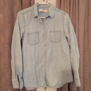 Light denim chambray shirt top blouse medium