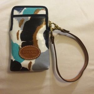 fossil wristlet wallet