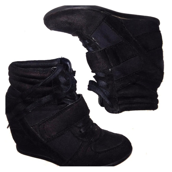 Wedge sneakers