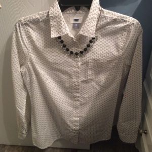 NWT. White and black patterned button down.