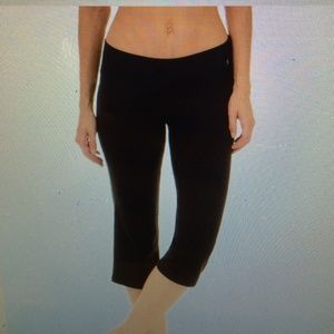 Danskin Low Rise Wicking Slim Fit Capri.