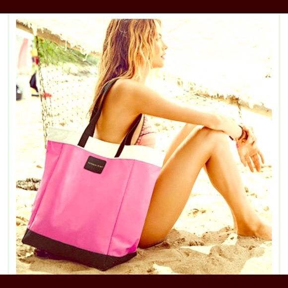 ⭐️NWOT 🎉 Victoria Secret Beach Bag