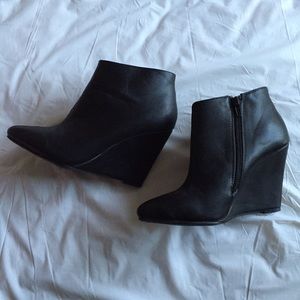 Black leather wedges (BUNDLE)