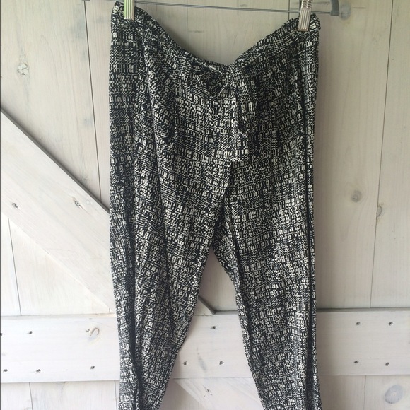 High waisted fashion pant black and white print