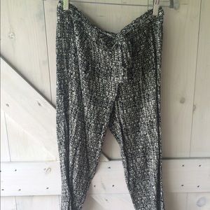 High waisted fashion pant black and white print