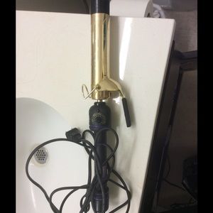 HOT TOOLS curling iron, barely used