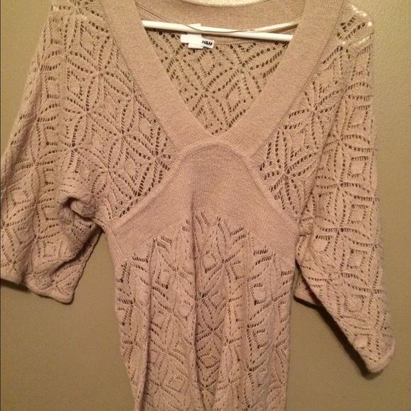 H&M pointelle 3/4 sleeve blush sweater!! 🌸 - Picture 1 of 1