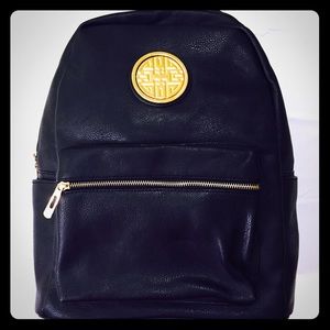 Leather backpack with gold hardware! ◾️