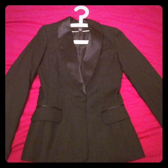 Black H&M Blazer. Worn once.