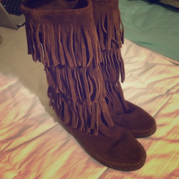 Minnetonka Boots - Minnetonka 3-tier fringe boots