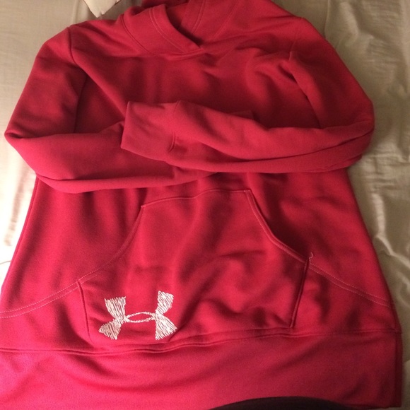 Pink Under Armour sweatshirt