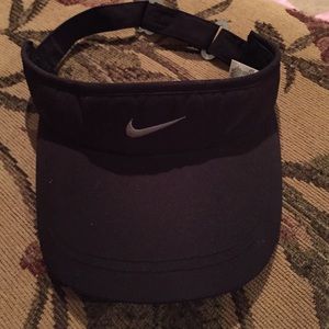Black nike visor