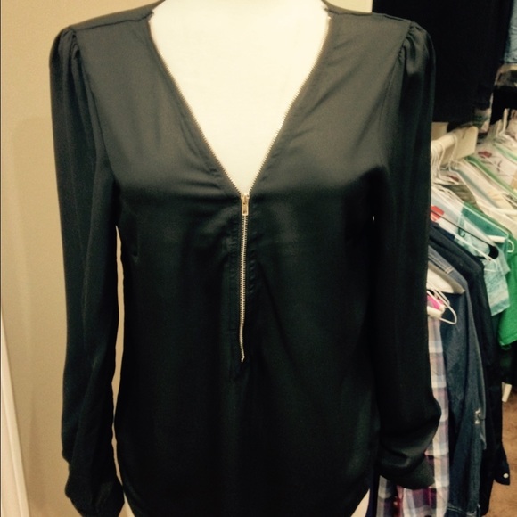 Black Chiffon Gold Zipper Blouse