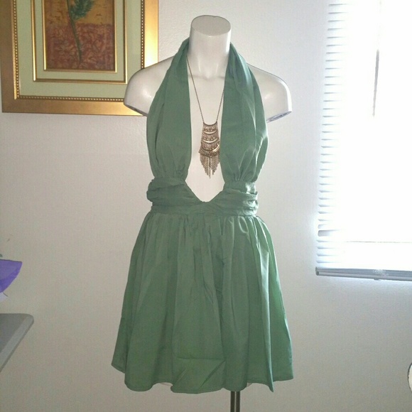 New Arrival Stunning Deep V-neck Halter Dress - Picture 2 of 4