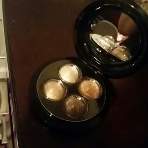 Rarified  mineralize eye shadow x 4