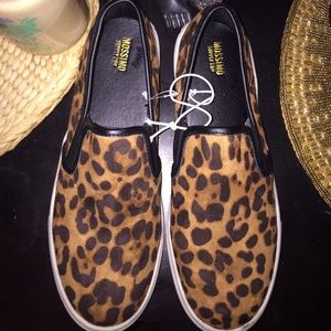 Chic target slide on