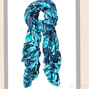 Lilly Pulitzer Lillian Scarf Bright Navy IM Game