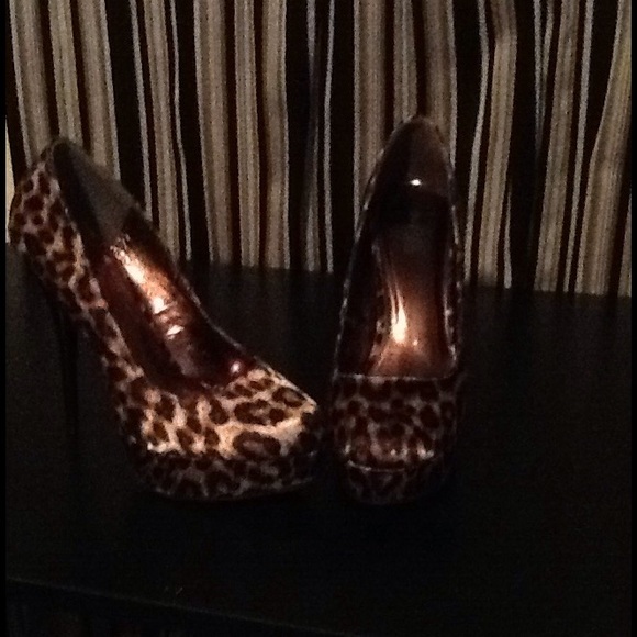 Cheetah print pumps