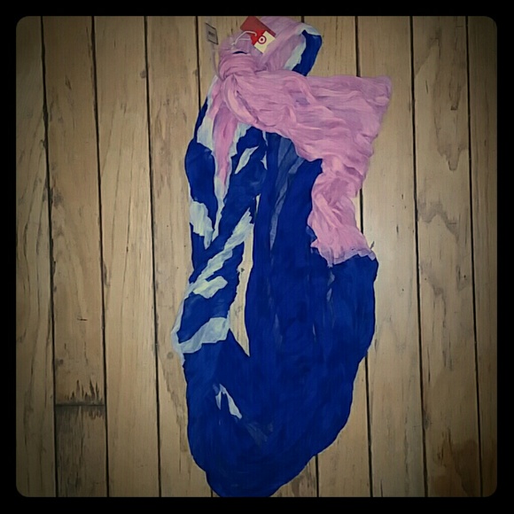 NWT infinity scarf!
