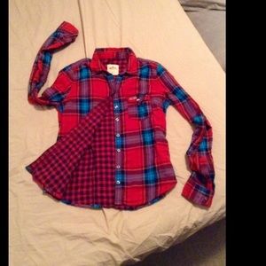 SOLD❌ Plaid hollister long sleeved button down