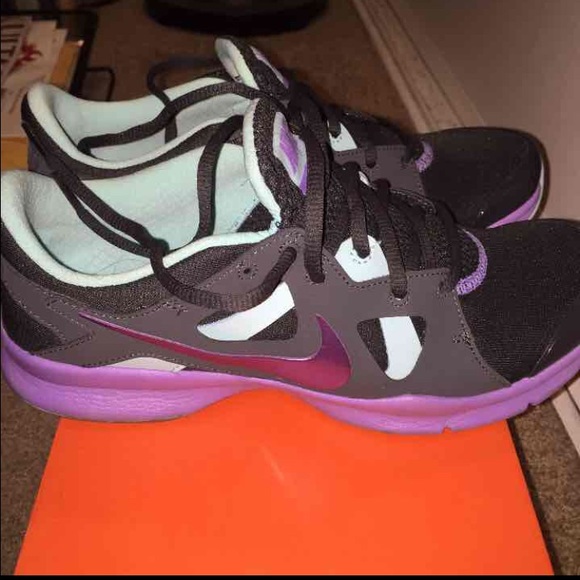 Nike running shoes sz wms 8