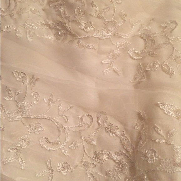 *****Wedding dress BRAND NEW!!!!*****