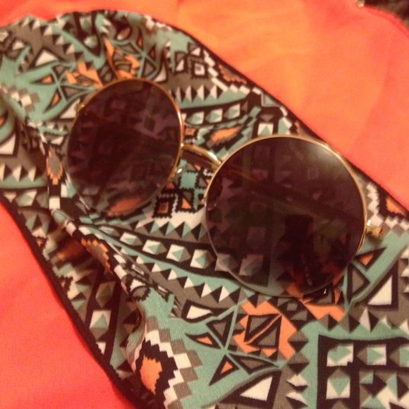 Classic half silver rimmed round sunglasses