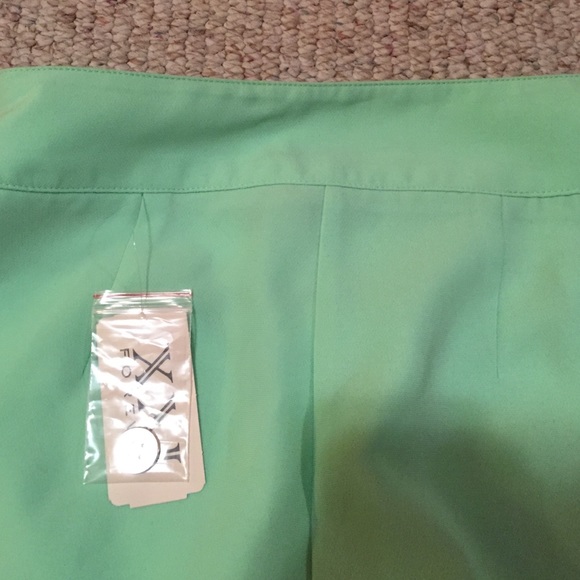 Shorts - Picture 3 of 4