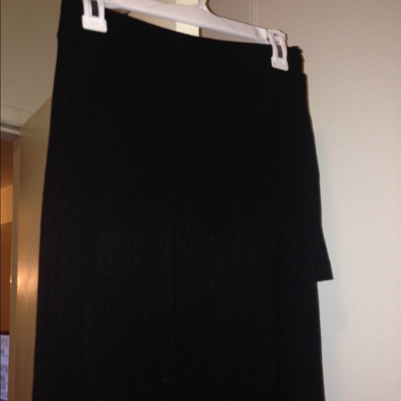 Maxi skirt with slit