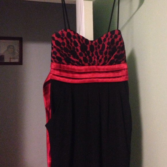 Dress - Picture 2 of 2