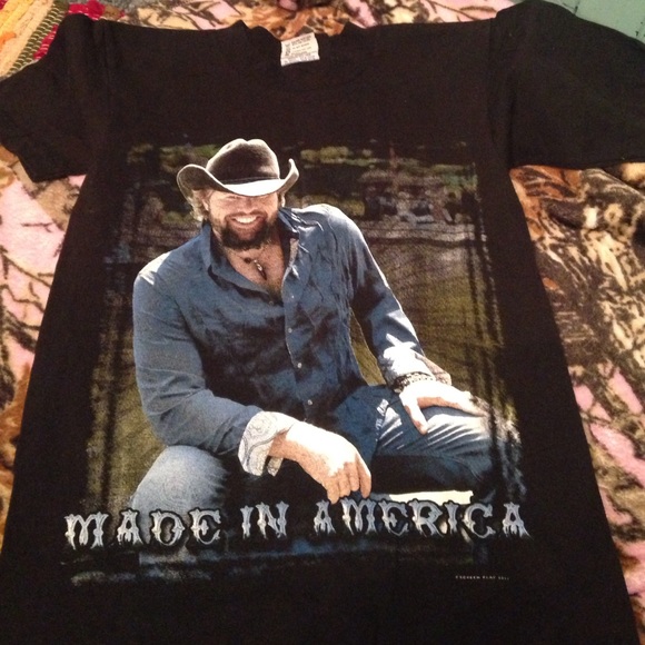 Toby Keith tour t shirt :)